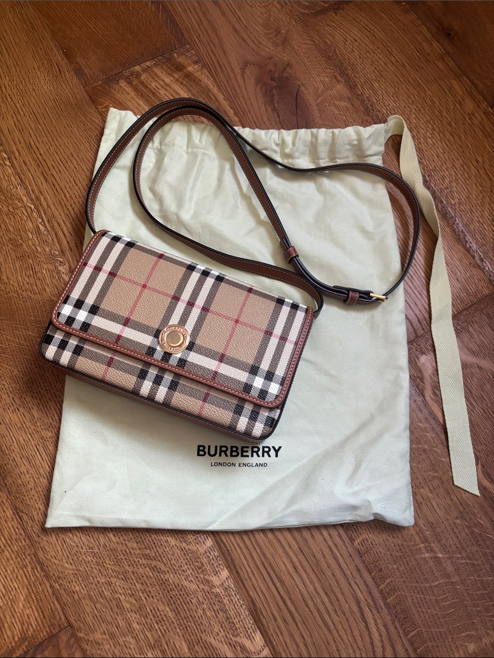 Burberry Grain Leather  Crossbody Bag BNWOT